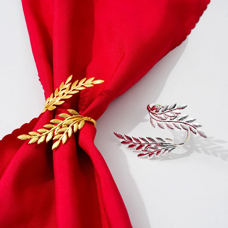 boucles serviette or argent feuilles stylisées anneau décoration table classique set festifs