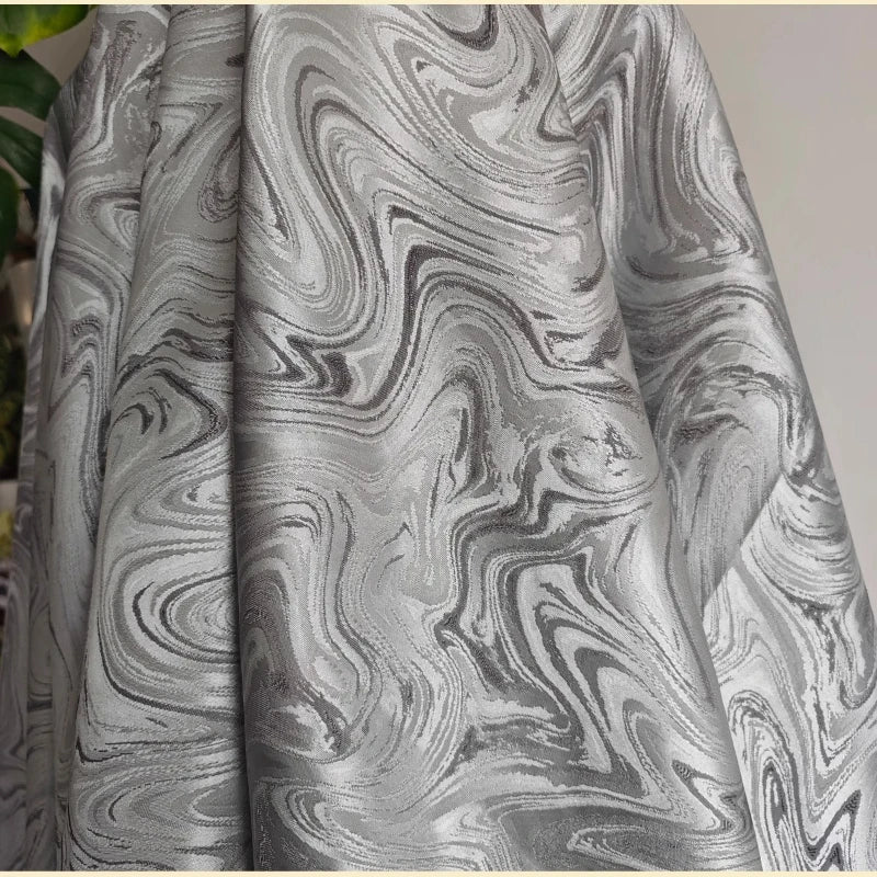 tissu polyester gris argenté marbré texture ondulée moderne élégant tissu brocart 150cm large