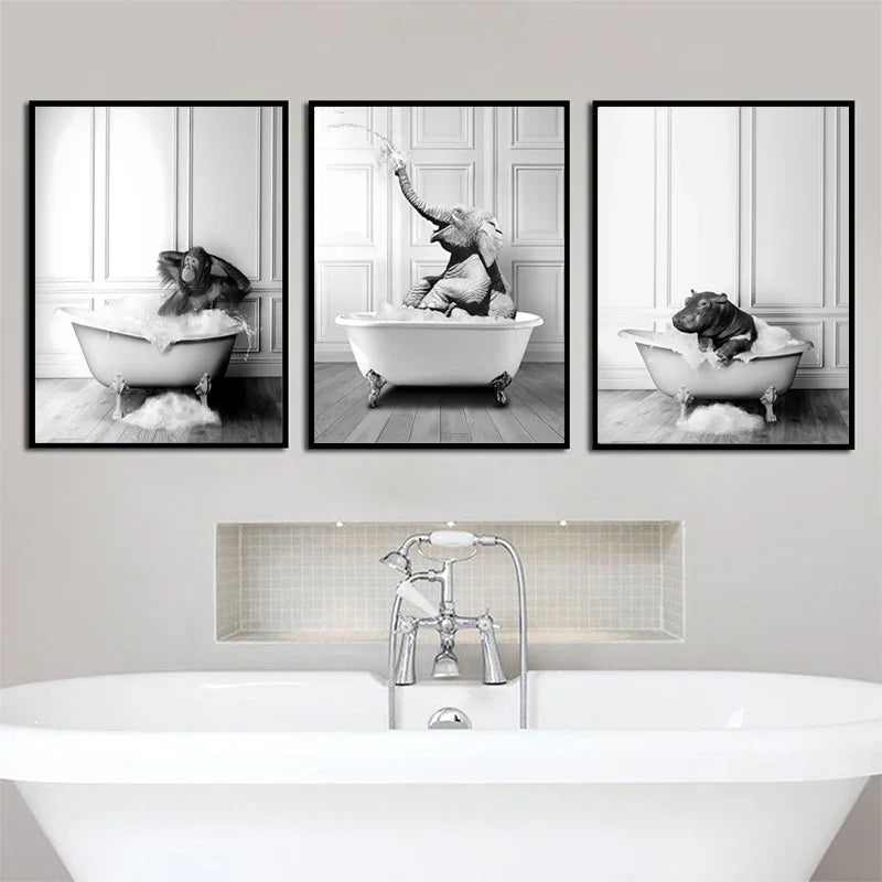 Affiche sans cadre accrochée dans une salle de bain moderne