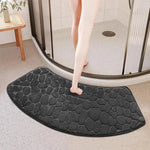 tapis bain microfibre gris bleu marine texture cailloux moderne adhésif absorbant lavage machine rapide