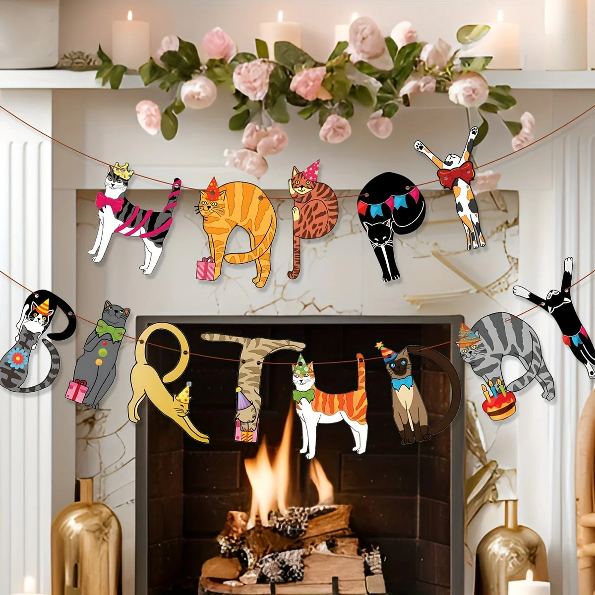 guirlande fête anniversaire chatons multicolores costumes illustration décoration événement festive papier