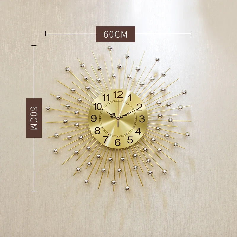horloge murale moderne or sphères métalliques rayonnantes cadran lisse aiguilles noires salon déco
