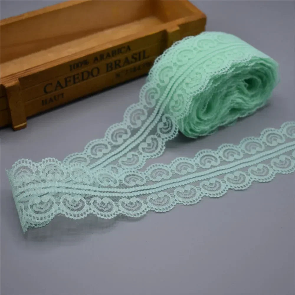 ruban dentelle motif floral violet jaune rose noir vert menthe mariage décoration classique 9mètres