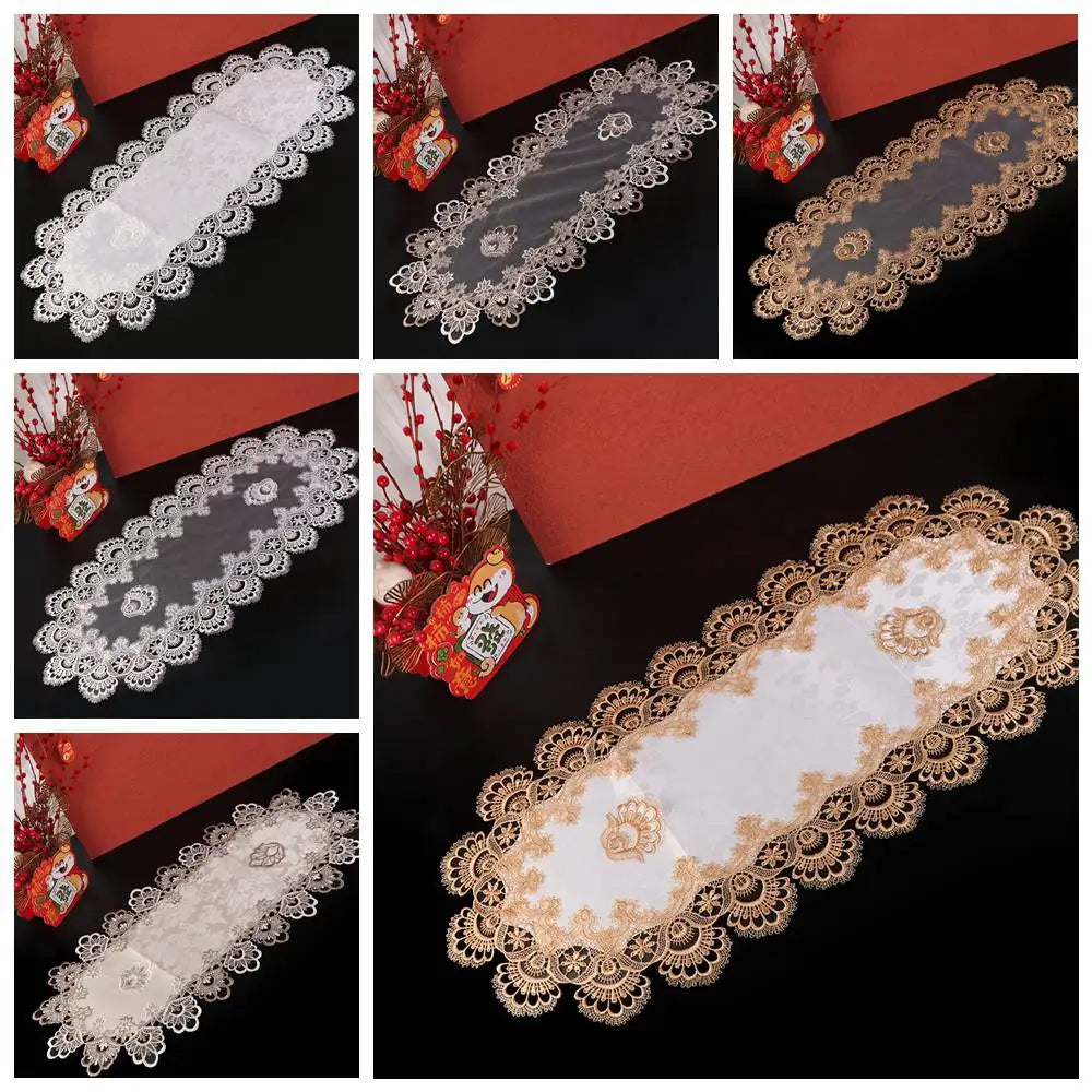 serviette table blanche brodée fleurs or classique élégant réutilisable polyester