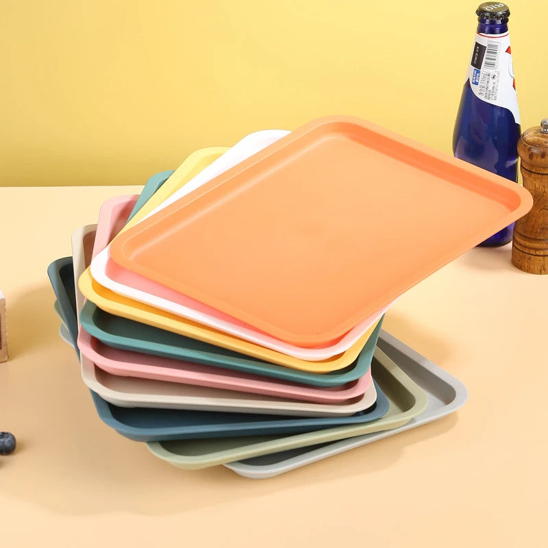 assiettes plastique blanc orange vert rose bleu modernes unies opaques cuisine dessert