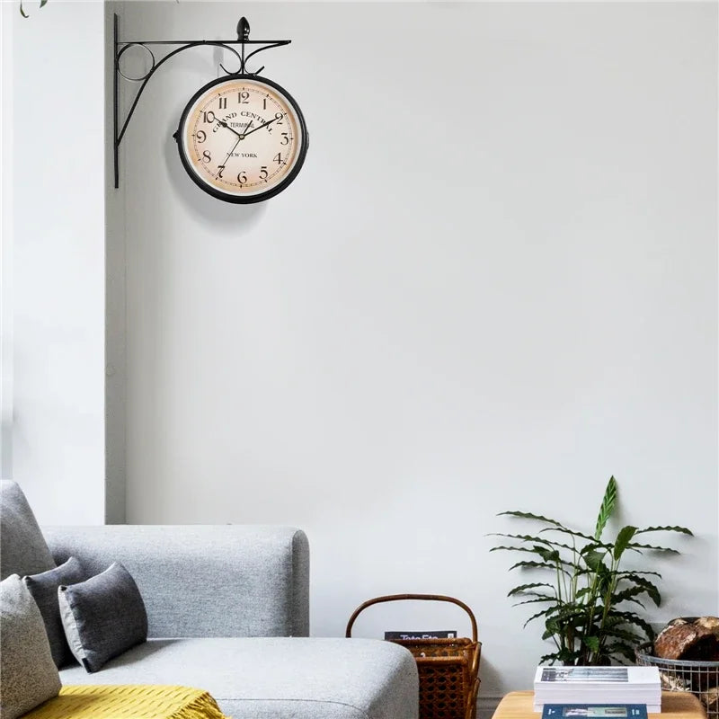 Horloge double face design rétro