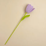 fleurs artificielles tricotées violettes blanches vertes décoration maison saint valentin anniversaire mariage tricot artisanalintérieur