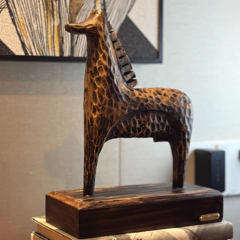 statuette girafe marron clair art deco peau léopard socle bois occasionnellement festiveOpaque statuette animaux