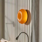 lampe table moderne orange adhésive led base câble blanc flux lumineux chambre entrée