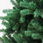 Détail des branches réalistes en PVC du sapin de Noël