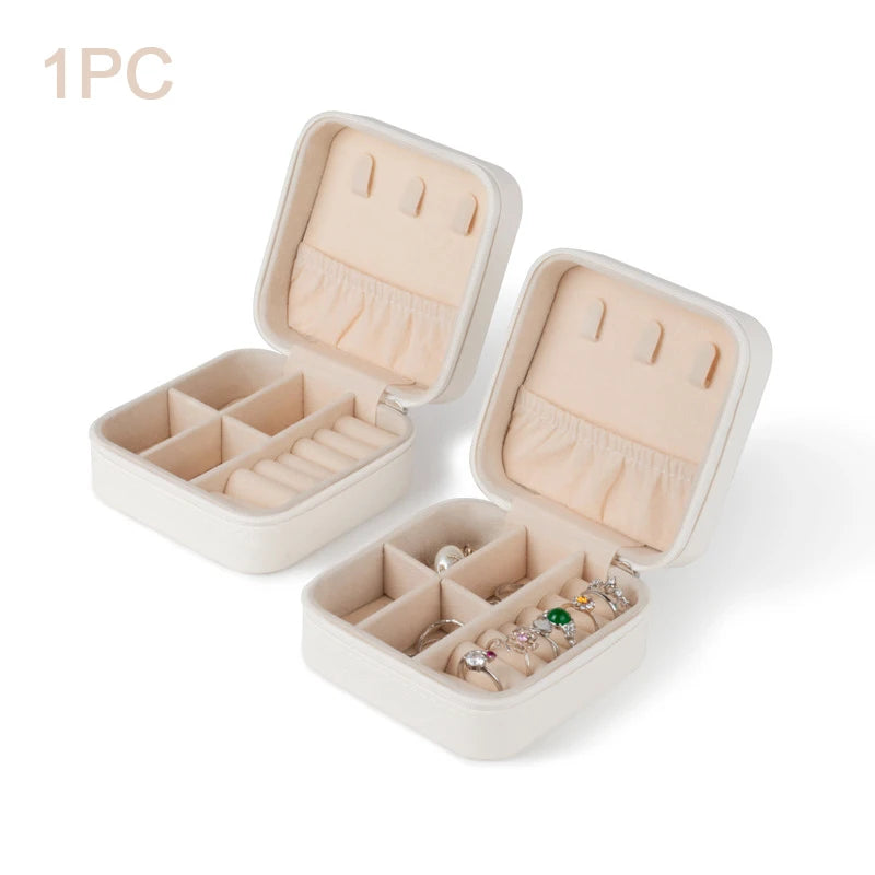 boîte bijoux velours beige portable moderne zippée rose blanche verte