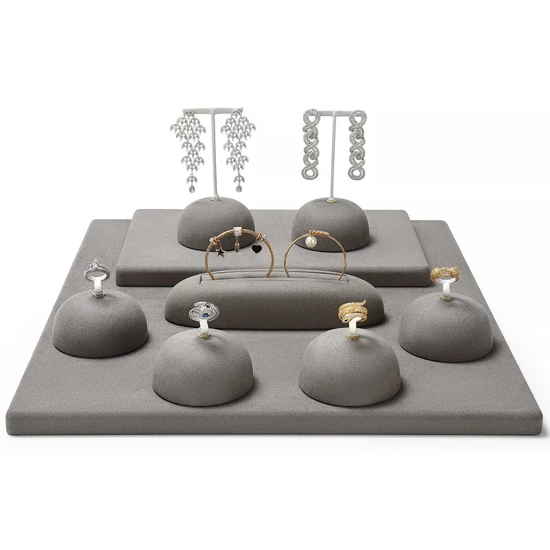 Présentoir à bijoux en cuir beige avec bagues