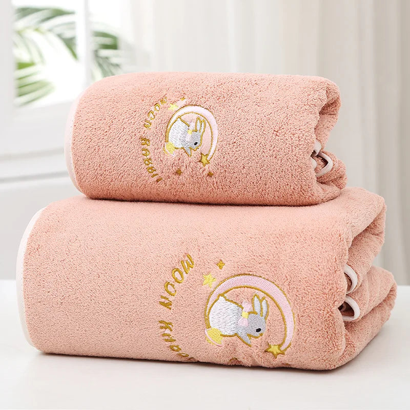 serviette bain velours brodé lapin étoiles arc ciel rouge jaune bleu rose Halloween decorative