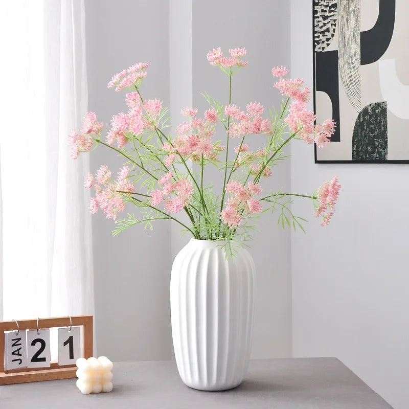 décoration intérieure moderne bouquet artificiel fleurs pompons blanc jaune rose vert violet
