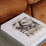 plateau marbre blanc noir moderne élégant rangement décoration stylo bois bracelet blanches
