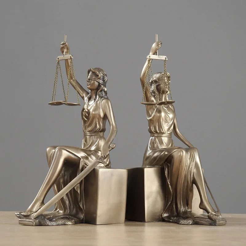 statue justice bronze doré balances épée serre livres classique allégorie livres différents tailles personnification