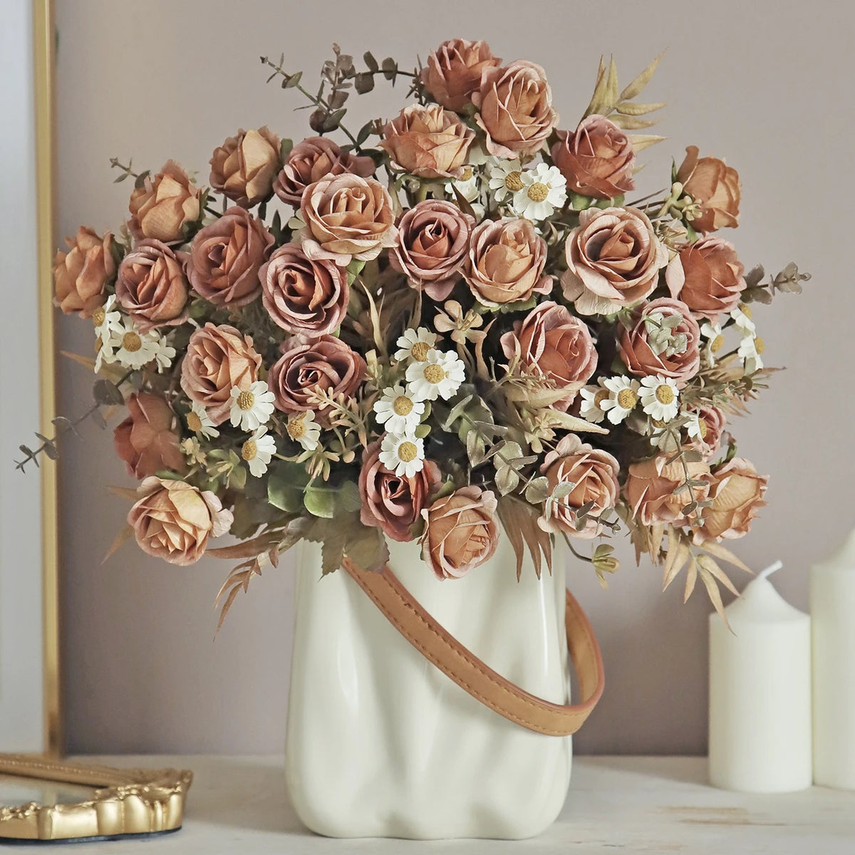 bouquet artificiel roses violettes blanches dorées decoration mariage anniversaire intérieur