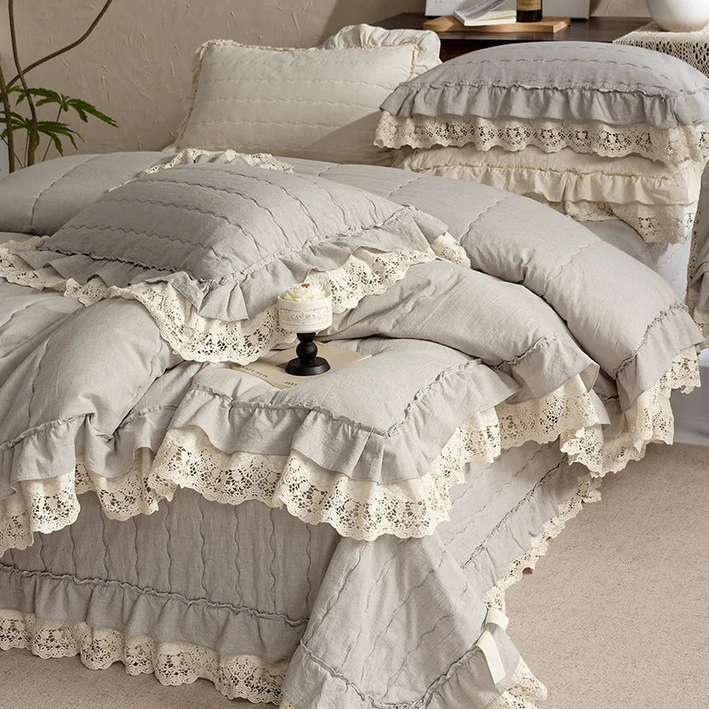 ensemble literie coton quilting dentelle crème beige marron vintage shabby chic couverture taies oreillers