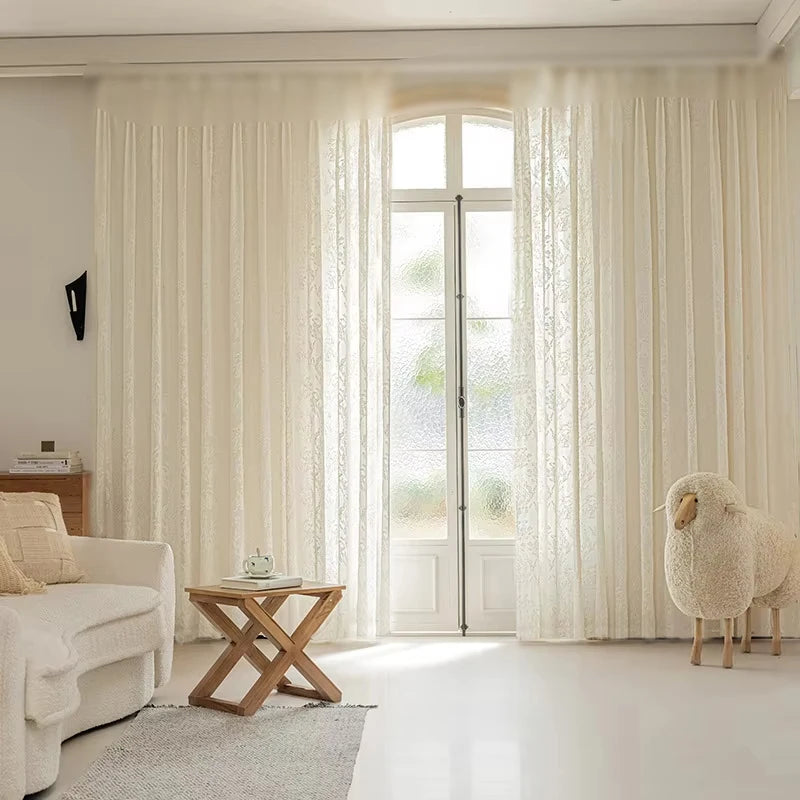 rideau semi transparent broderie florale classique romantique blanc crème chambre coucher decoration salon