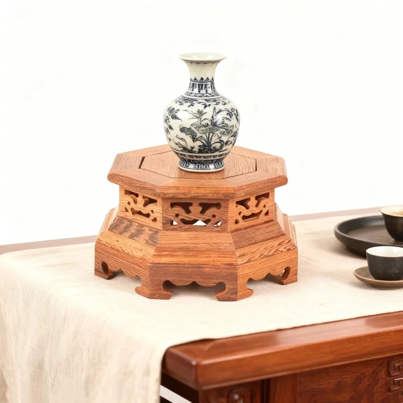 support vase bois artisanal marron clair texture naturelle découpes géométriques traditionnel métalliques