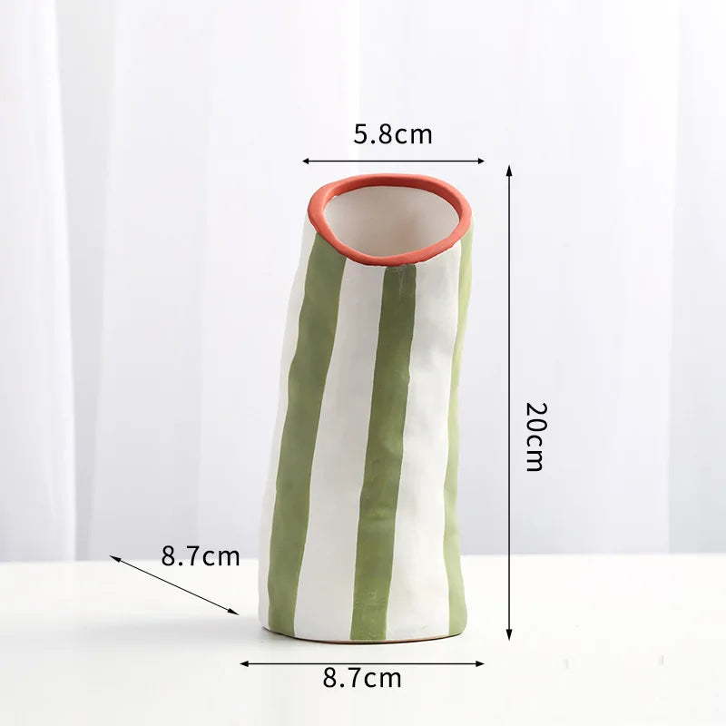 vase moderne céramique rayures vert blanc rouge table décoration fleurs artificielles maison étude
