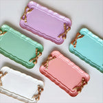 plateau rétro ornements dorés vert pastel rose blanc rouge vintage élégant clips dorés
