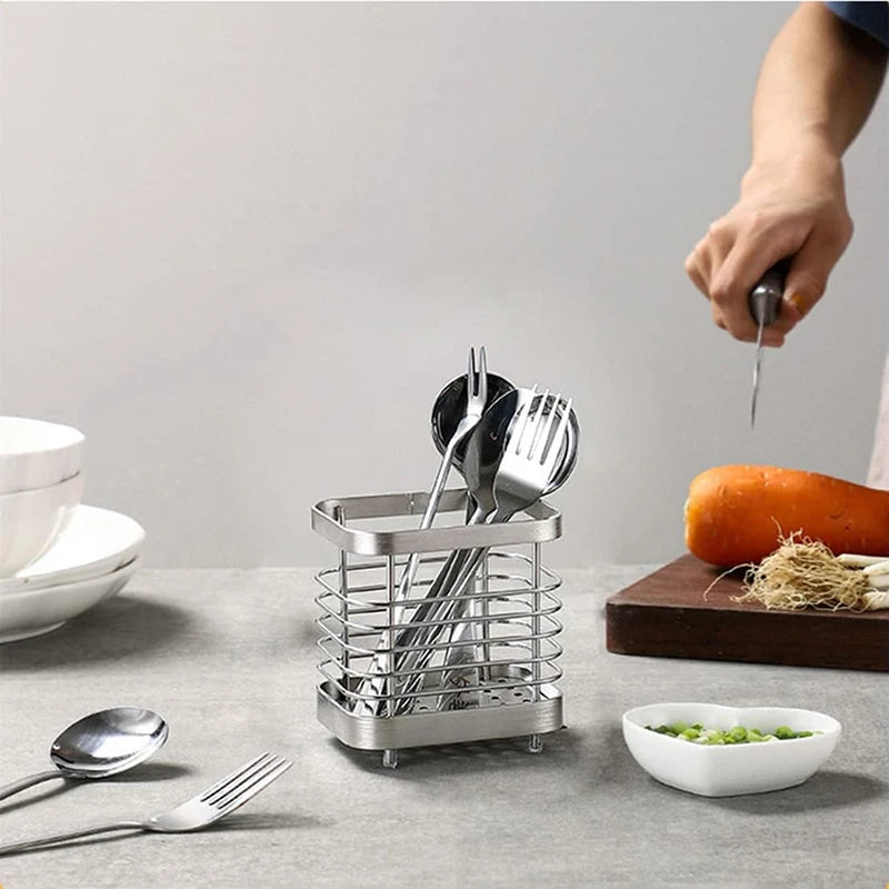 rangement couverts argenté noir fourchettes cuillères couteaux support cuisine barreaux horizontal vertical moderne minimaliste