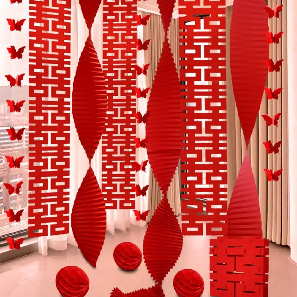 guirlande décorative moderne rouge papillons motifs géométriques boules cœur adhésif festivité mariage