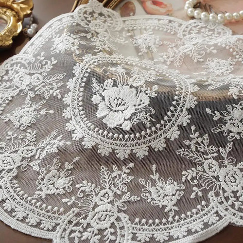 serviettes table classiques broderie florale dentelle fine blanc vintage