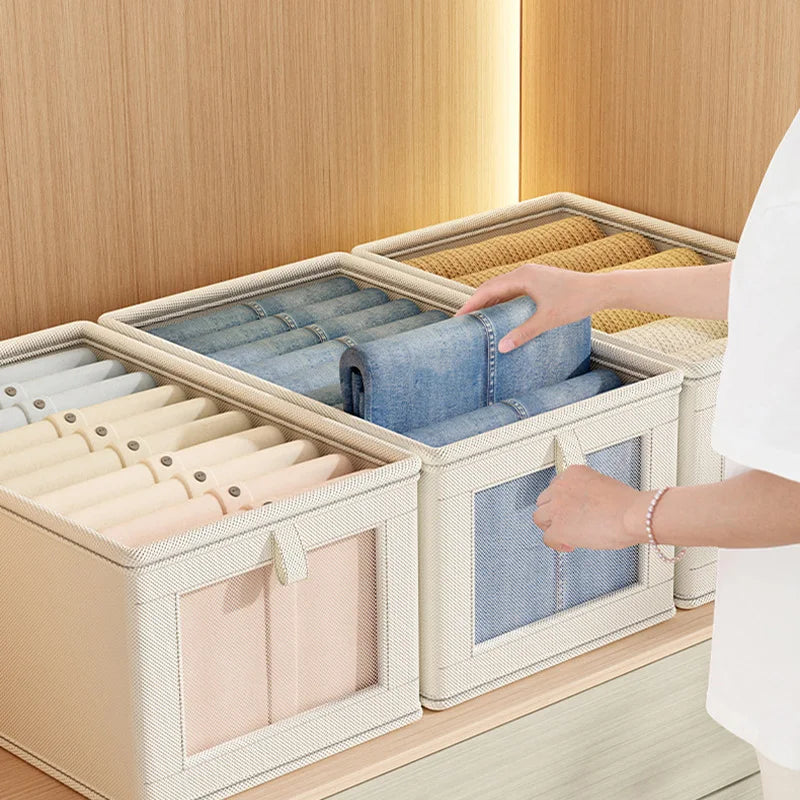 Boîte de rangement pliable pliée pour économiser de l'espace