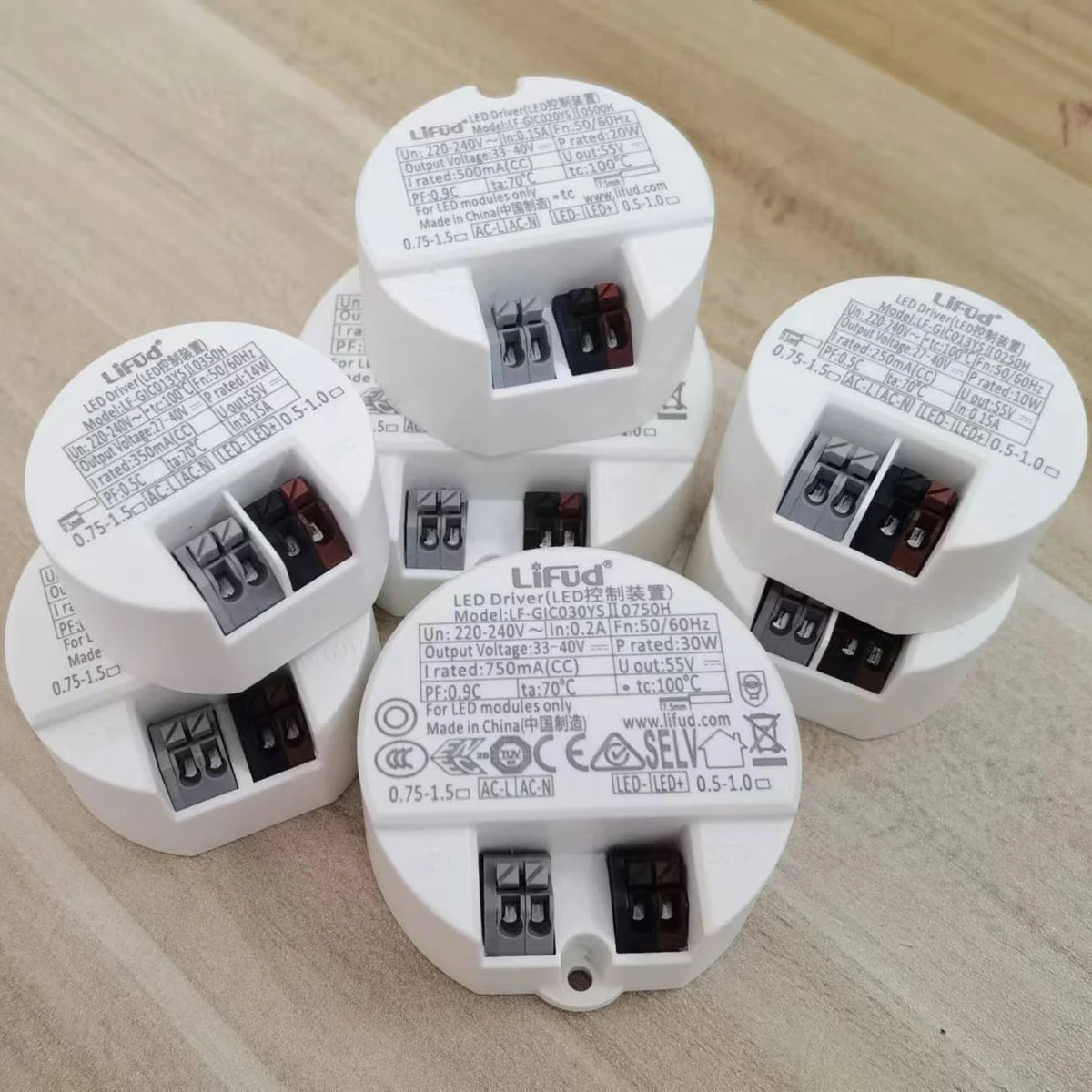 transformateur led 10w 12w 14w 18w 20w 30w 40w blanc certification rohs ccc moderne