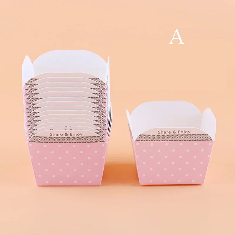 boîtes cupcakes bleu blanc vert rose beige papier emballage moderne décoratif points fleurs