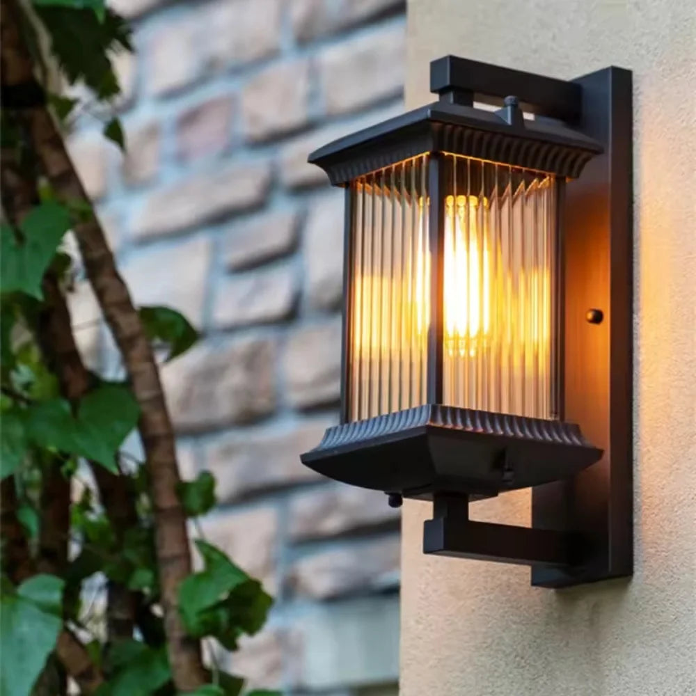éclairage extérieur led moderne industriel verre rayures métal noir ambre fixations murales rustique