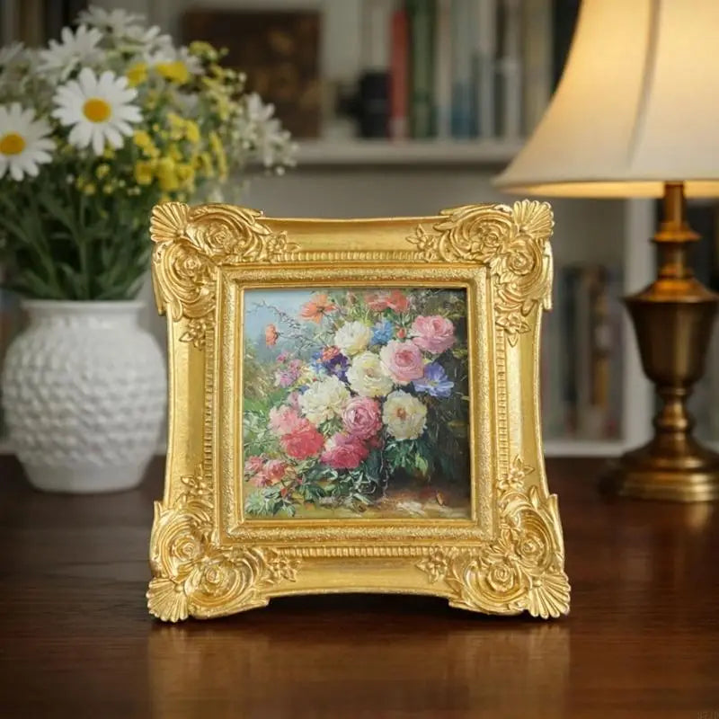 cadre photo or floral transparent baroque support debout motifs sculptésarrière feutrée