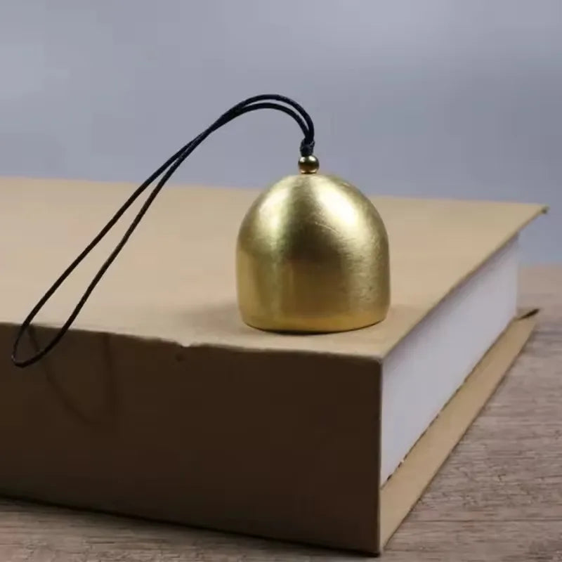 cloches dorées classiques cordelettes rondes lisses opaques ensemble pièces artisanal