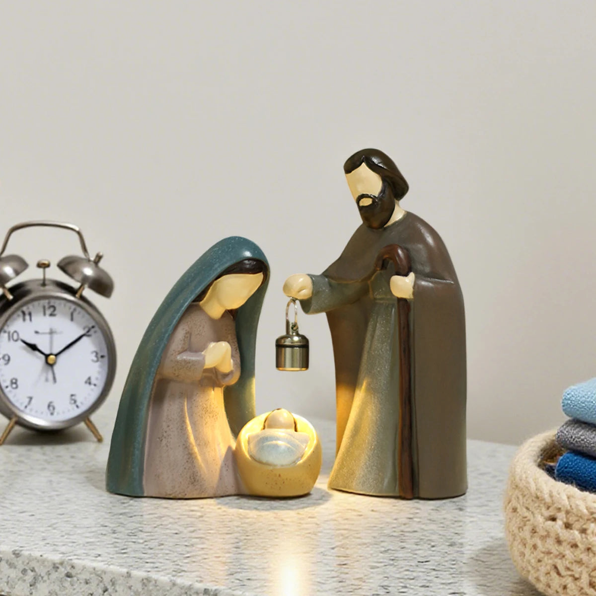 statue crèche noël bébé résine bleu gris classique lampe led intégrée occasion chrétienne