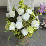décoration florale arche vert roses hortensias delphiniums mariage romantique extérieur événement festive