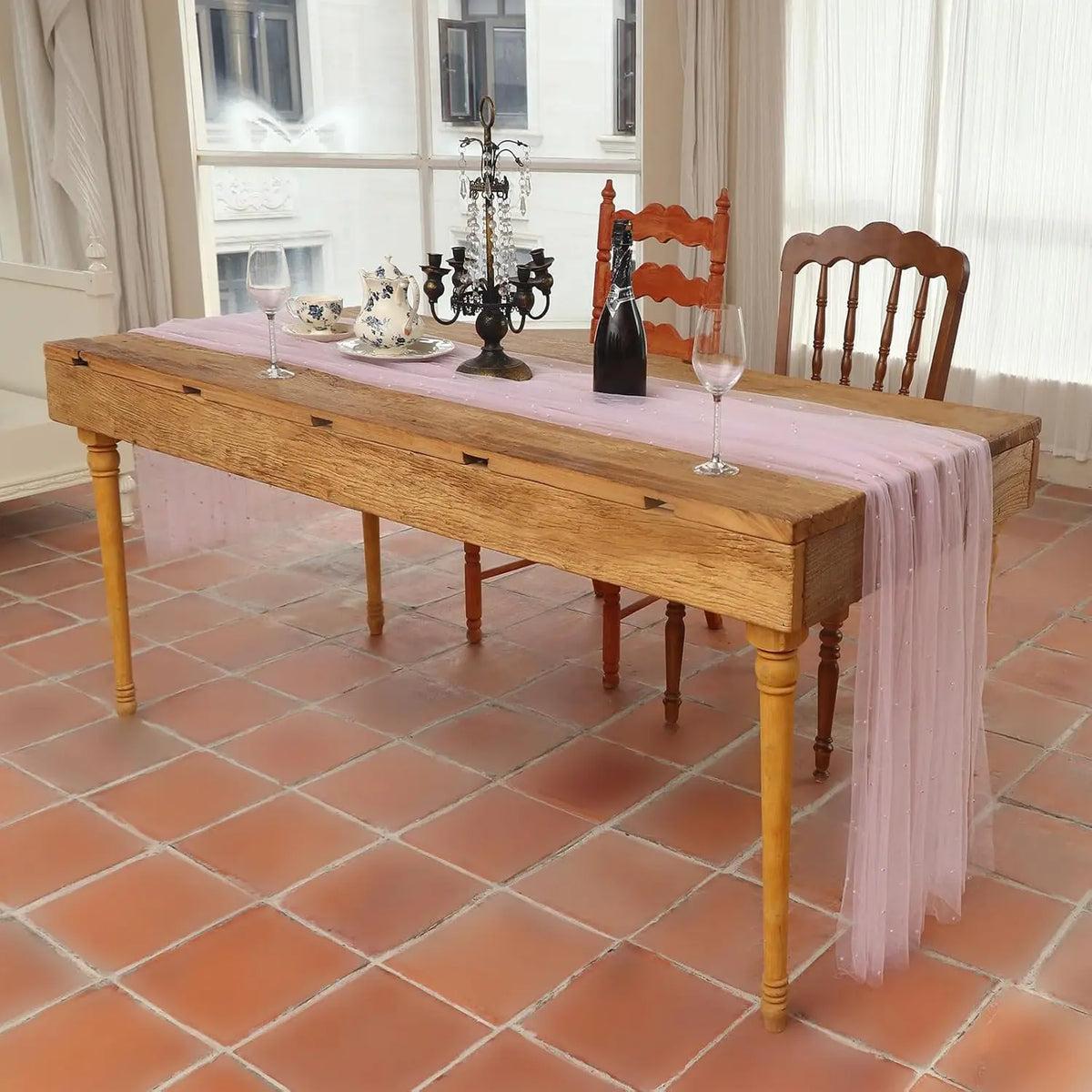 nappe tulle roses dentelle transparente bohème élégante décoration table anniversaire mariage festive