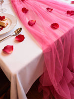 nappe tulle rose vif transparent motif floral coeurs deco saint valentin romantique festive occasions