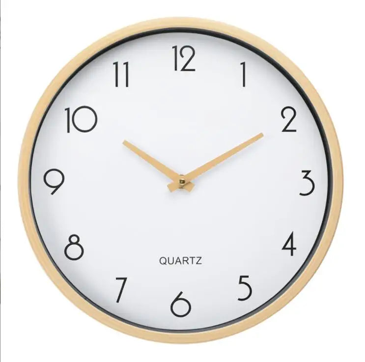 horloge murale blanche minimaliste moderne cadran boisé chiffres noirs salon chambre coucher