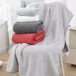 serviettes bain microfibre séchage rapide motif zigzag couleurs gris blanc rouge moderne absorption élevée