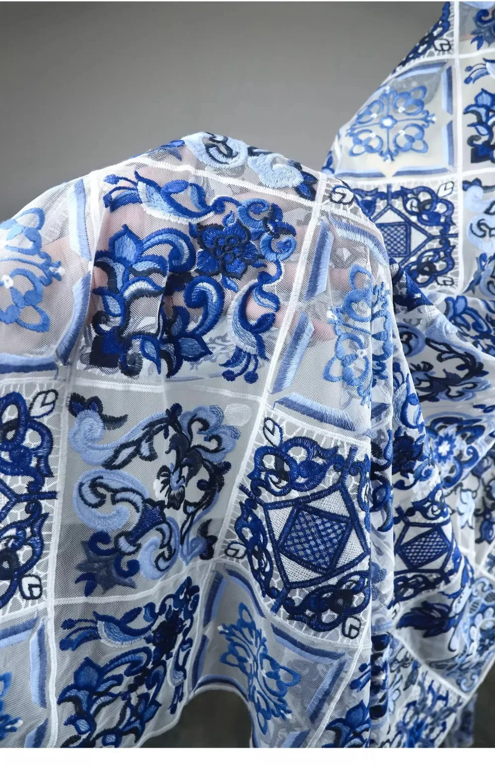 écharpe ethnique patchwork floral géométrique bleu gris blanc opaque traditionnelle française