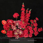 bouquet artificiel rose rouge feuilles vertes decoration mariage anniversaire table exterieur classique fleuri