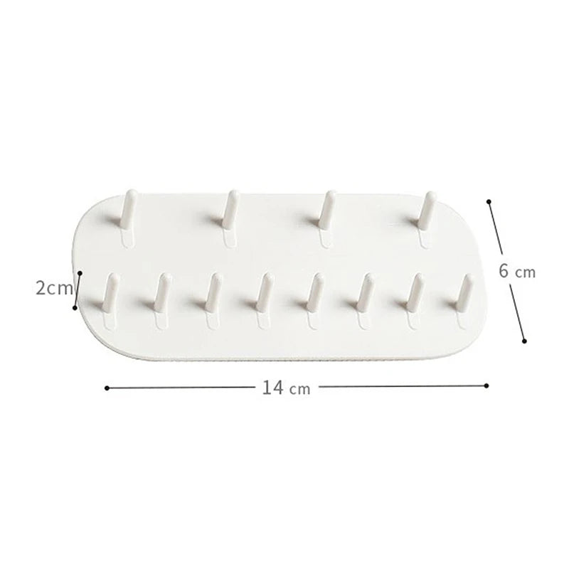 porte bijoux mural blanc moderne adhésif 12 crochets rangement plat lisse