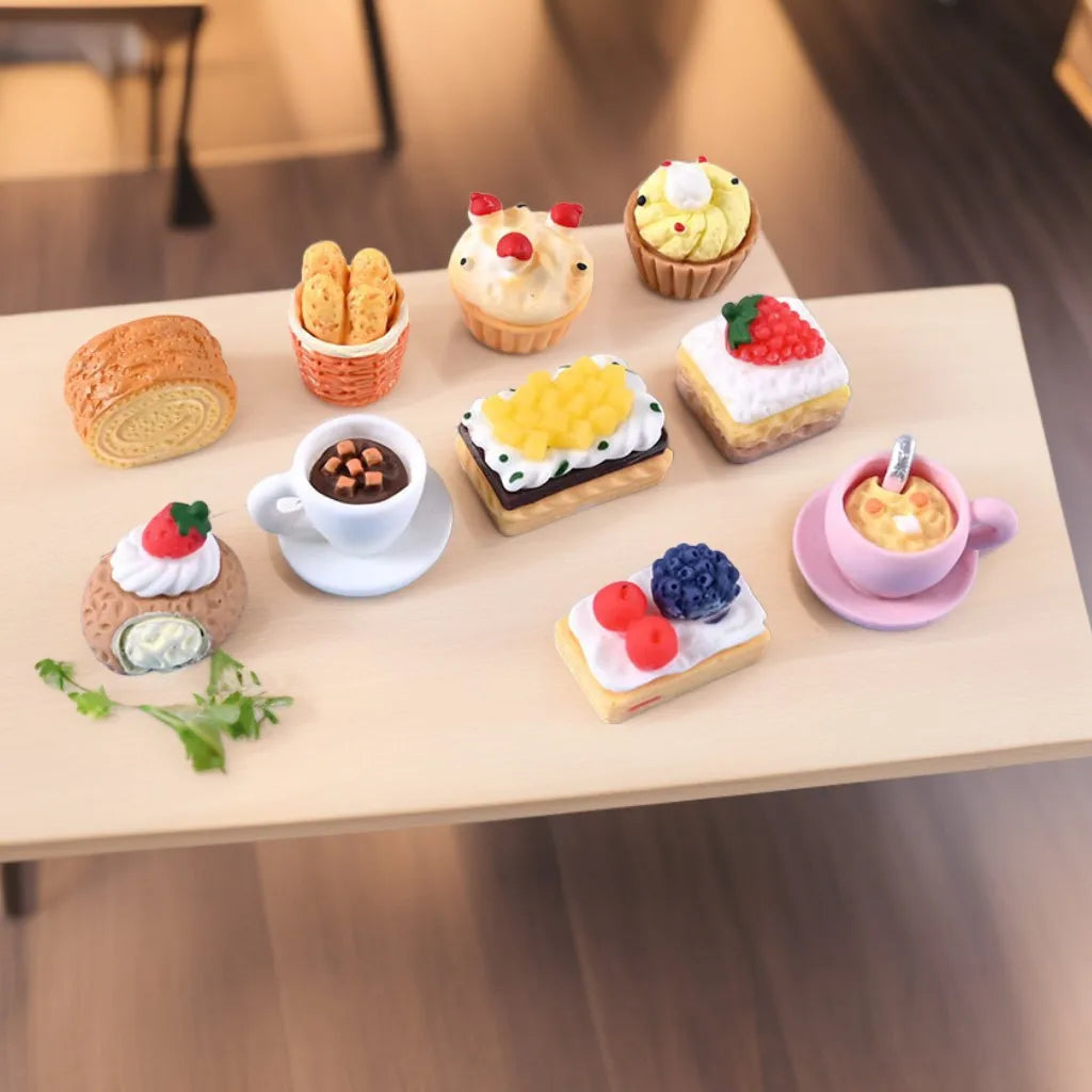 miniatures desserts blanc beige rouge vert bleu jaune crème gâteau biscuits fruits réaliste