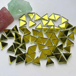 mosaïque triangles couleurs modernes noir doré bleu vert jaune violet carreaux opaques bricolage art
