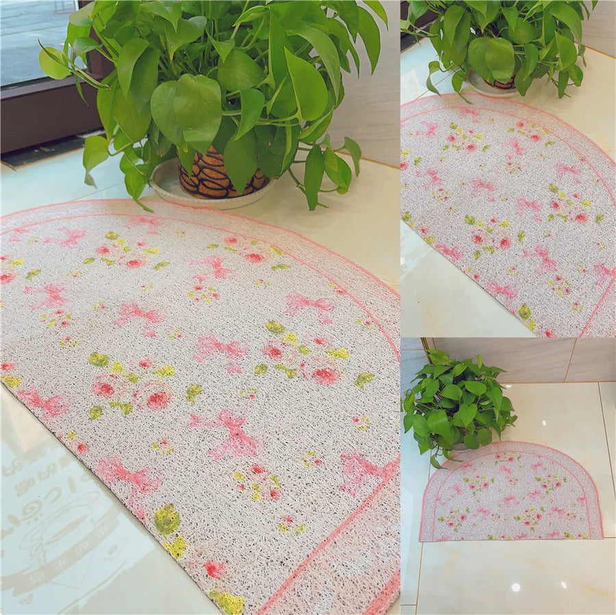 tapis rond antidérapant floral ange rose couleurs vives texture granuleuse vintage français porte chambre