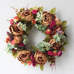couronne florale vintage rose blanche feuilles vertes fleurs artificielles intérieur mariage table porte