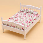 lit miniature classique bois marron clair matelas tête lit tissu uni blanc chambre poupée