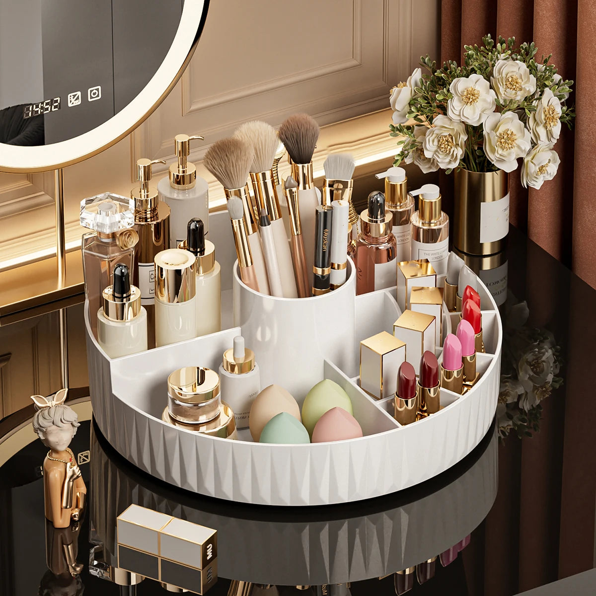 organisateur maquillage rotatif blanc rose élégant moderne rayures compartments pinceaux palette crèmes brosse